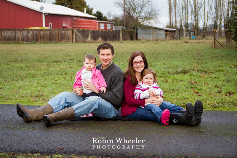 Portrait of a family of four, Dallas, Oregon