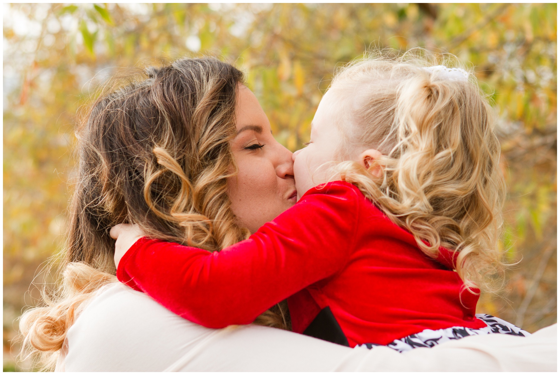 Family pictures at Beck-Kiwanis Park in Ontario