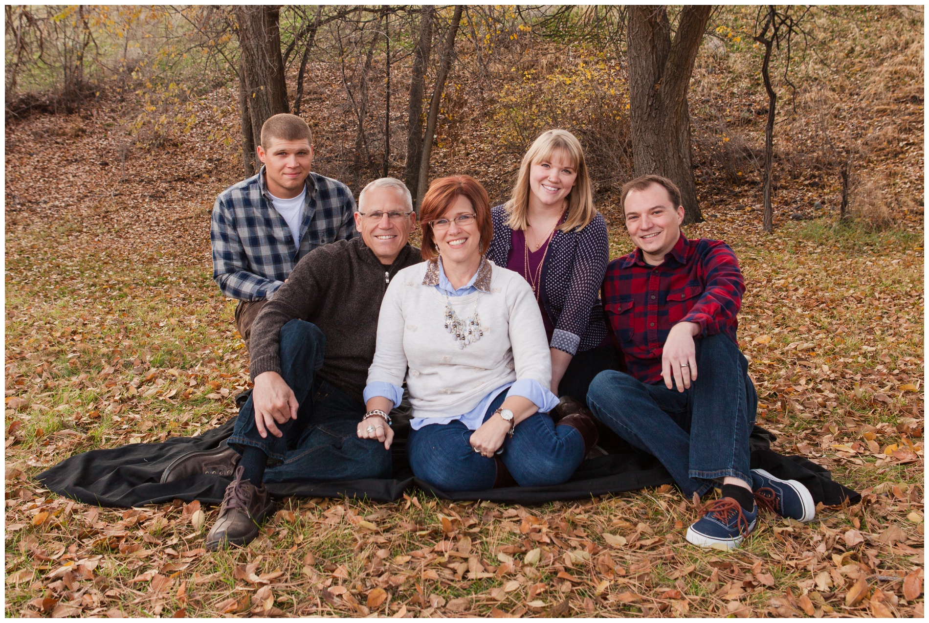 Fall family pictures at Ontario State Park