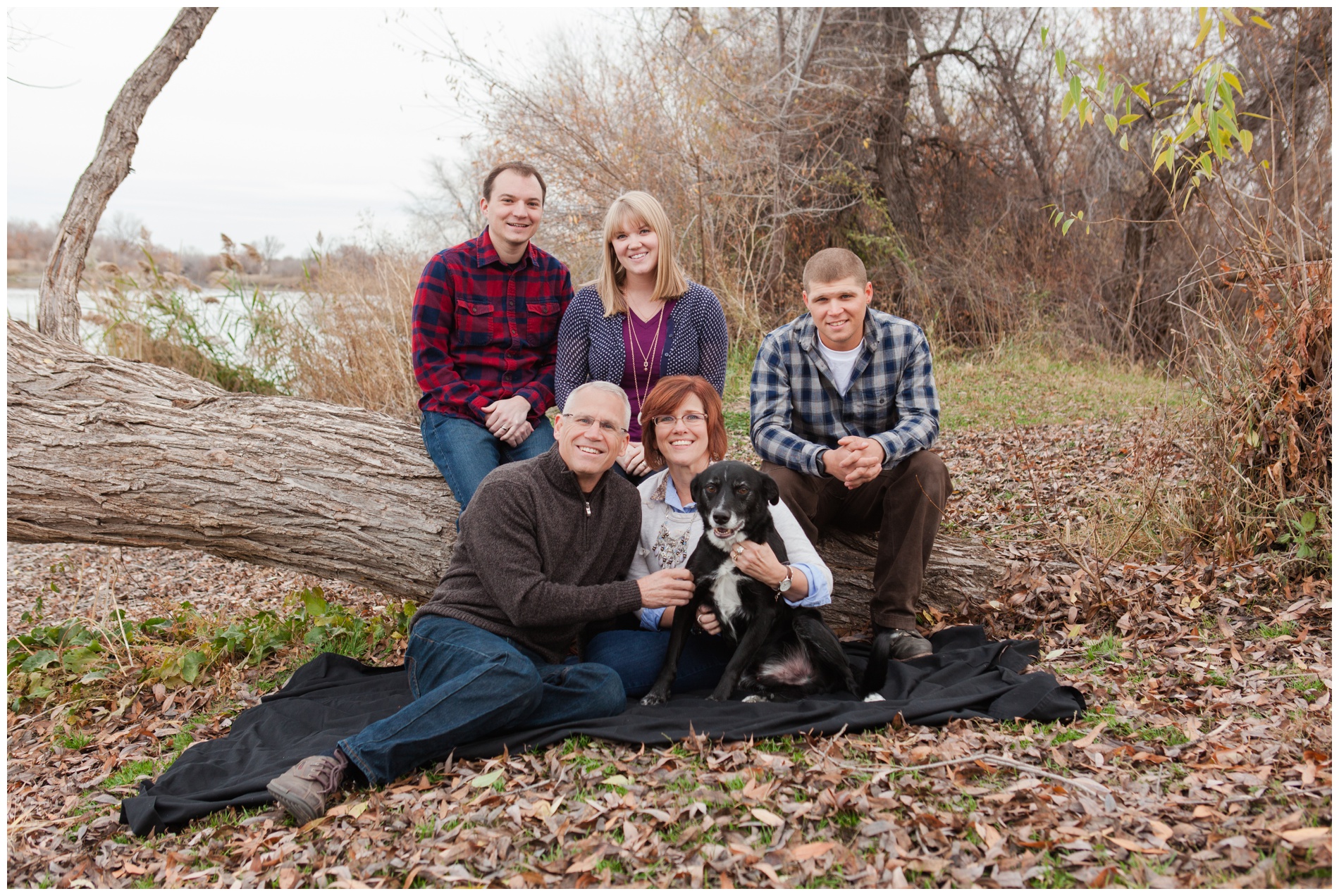 Fall family pictures at Ontario State Park