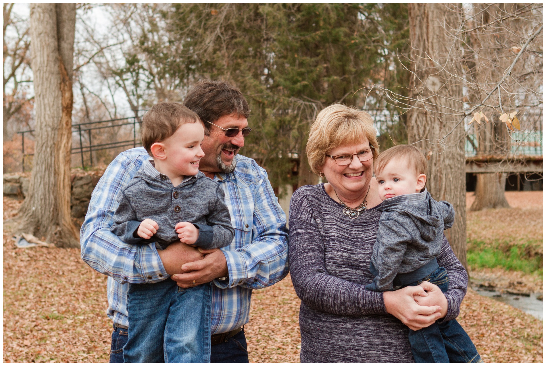 Family portraits at Kiwanis Park in Payette