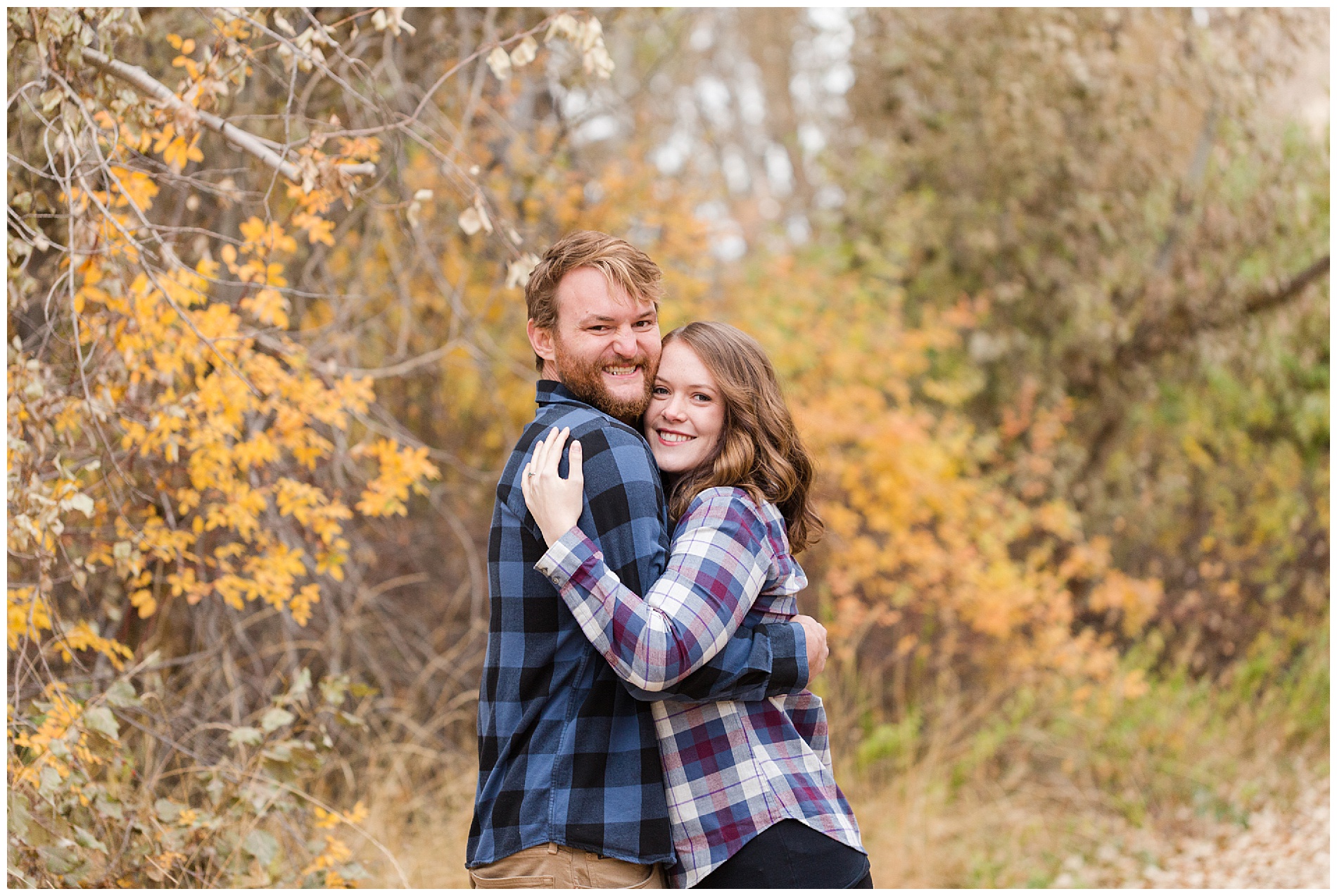 Fall engagement photos | Robin Wheeler Photography