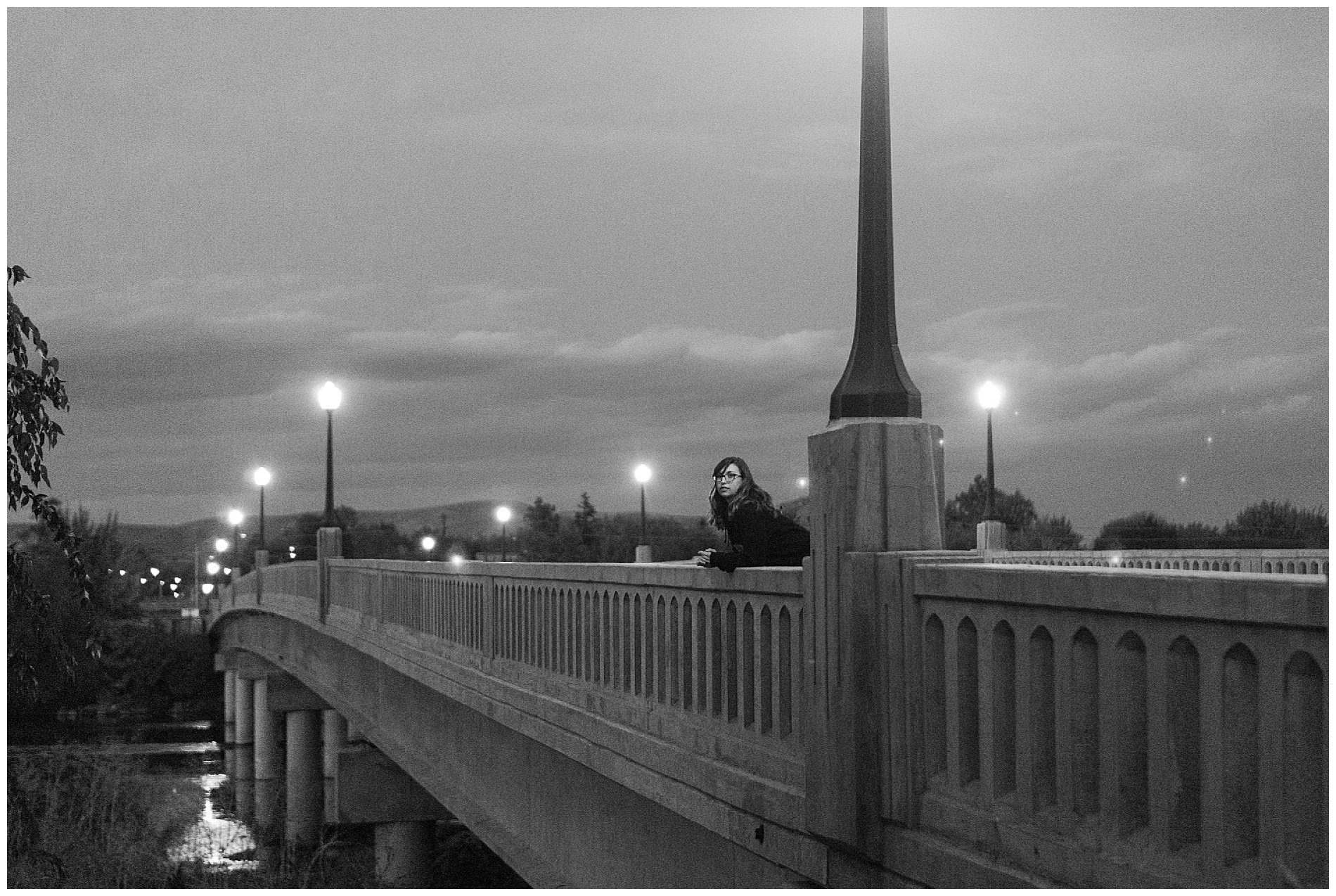 Senior photos on a bridge at night in Weiser, Idaho | Robin Wheeler Photography