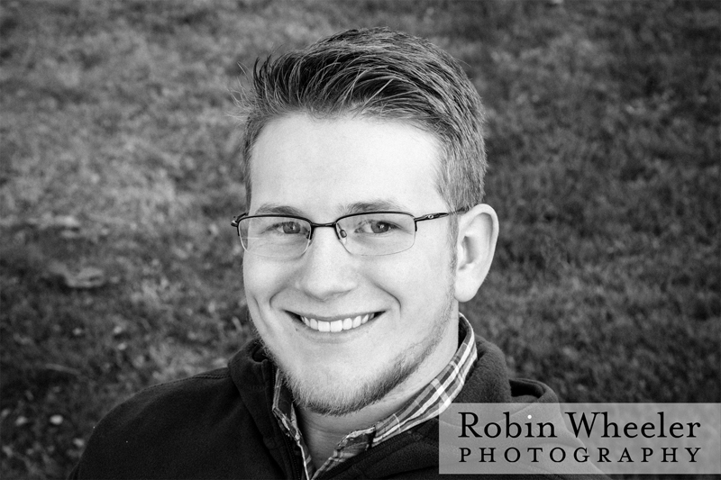 Photo of a high school senior in Beck-Kiwanis Park in Ontario, Oregon