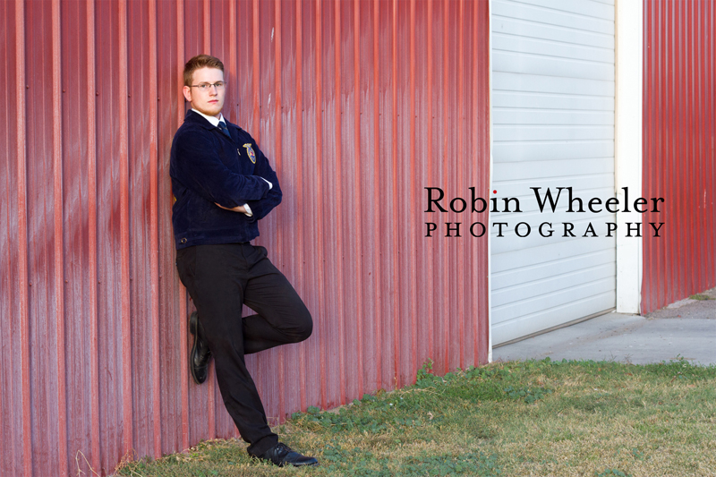 High school senior photo outside the Red Barn at the Malheur County Fairgrounds in Ontario, Oregon