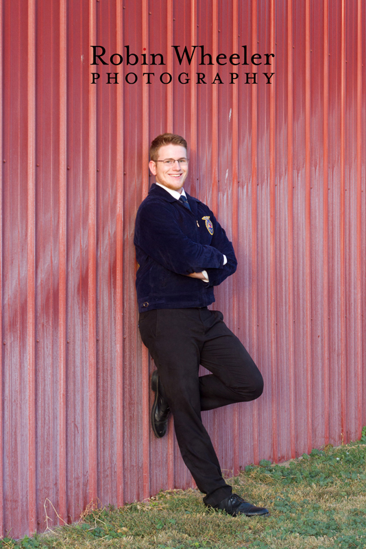 High school senior photo outside the Red Barn at the Malheur County Fairgrounds in Ontario, Oregon