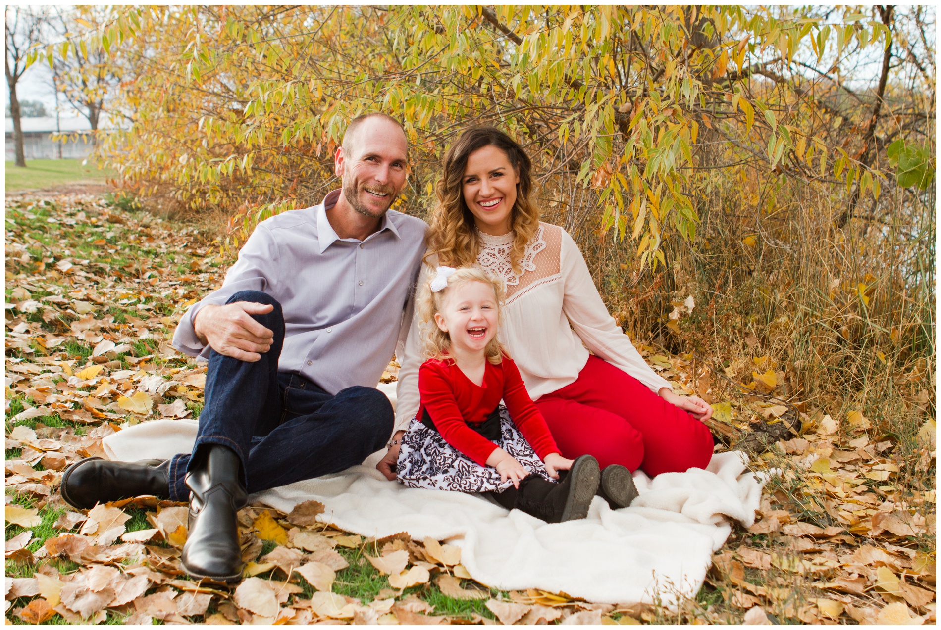 Family pictures at Beck-Kiwanis Park in Ontario