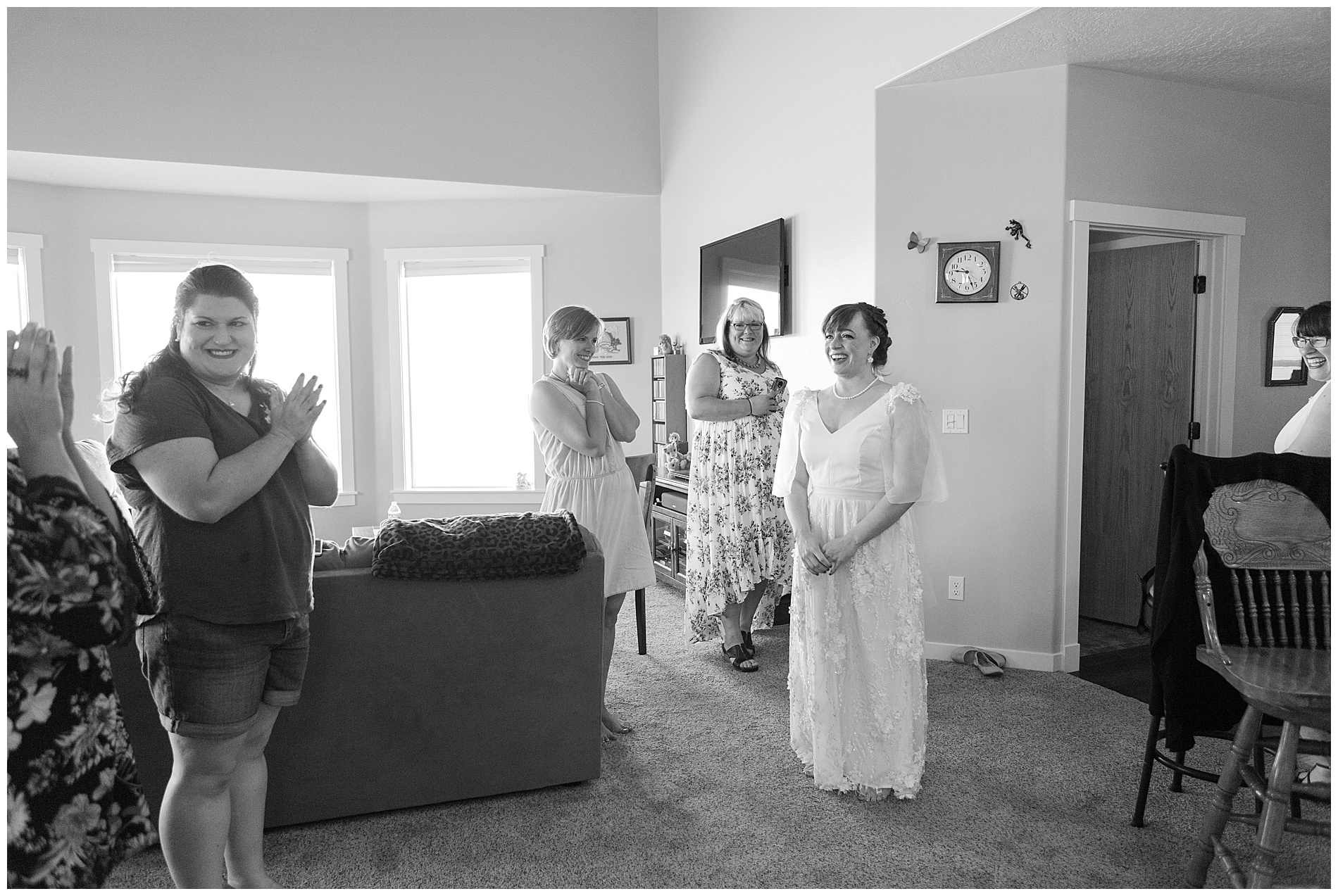 Everyone seeing the bride in her dress | Idaho wedding photographer | Robin Wheeler Photography