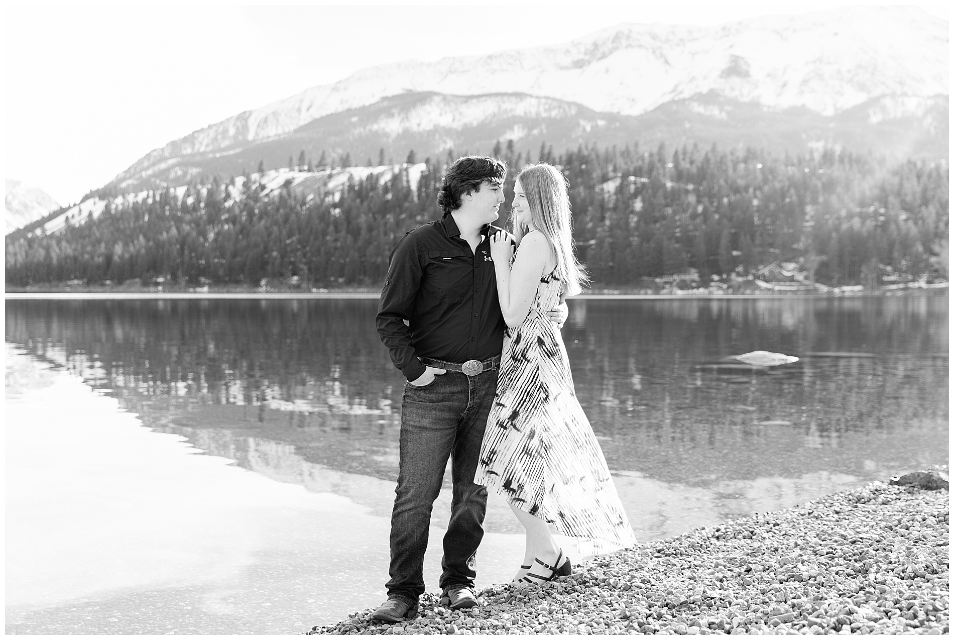 Pacific Northwest engagement photo in eastern Oregon