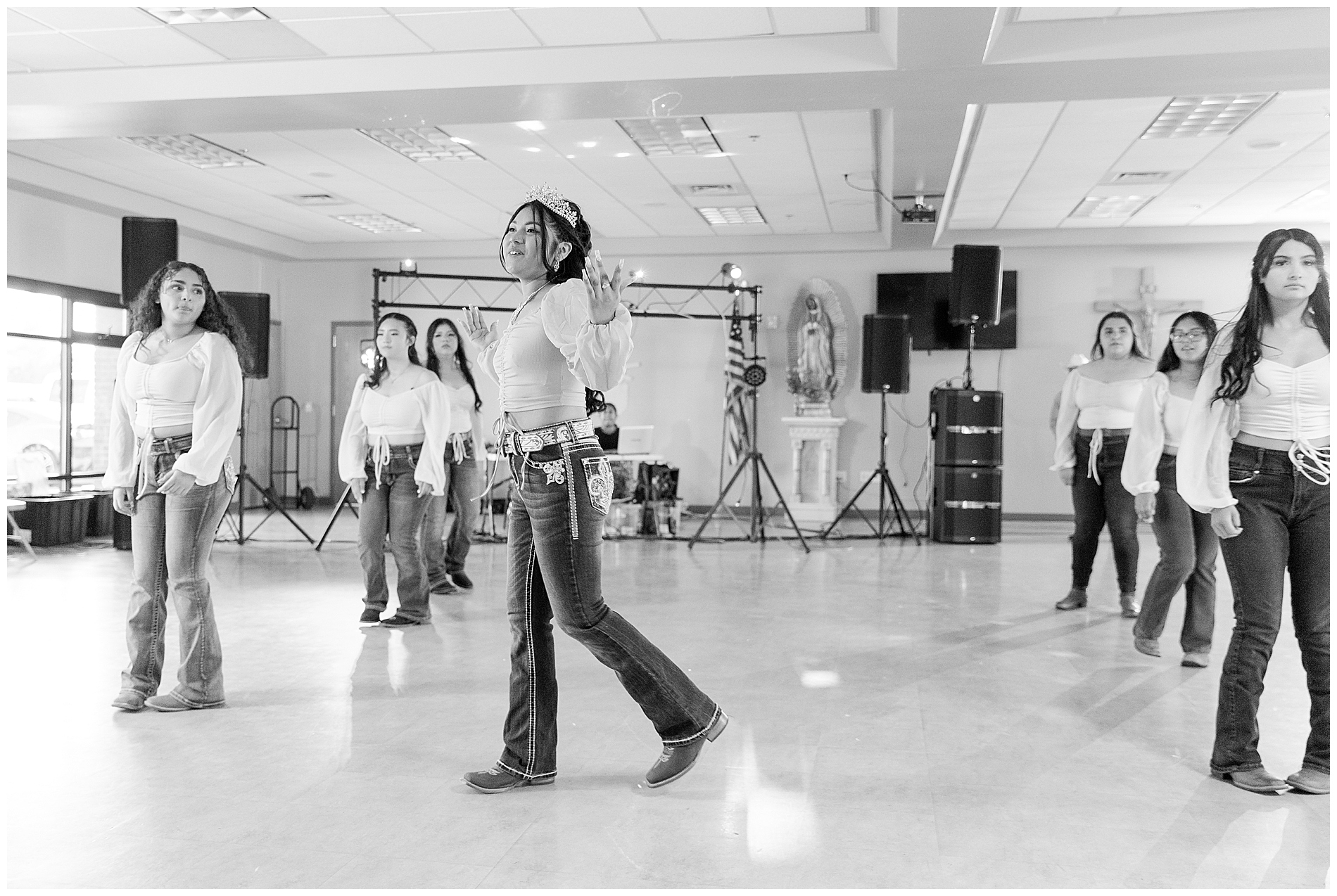Ana and her court perform el baile sorpresa, the surprise dance